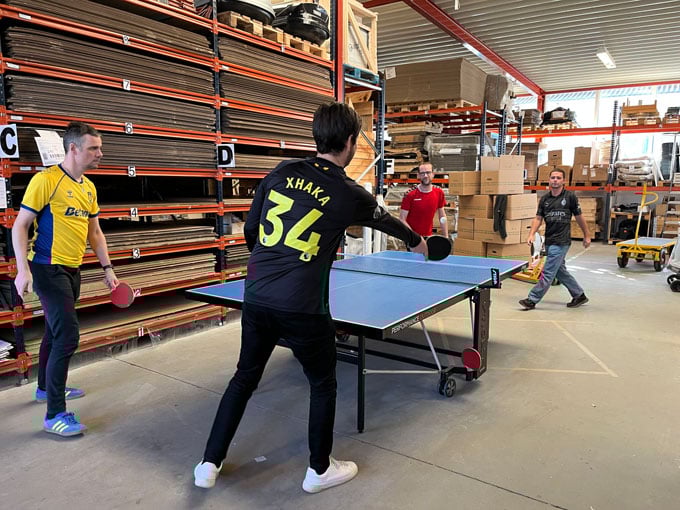 Bordtennis på FodboldTrøje Fredag