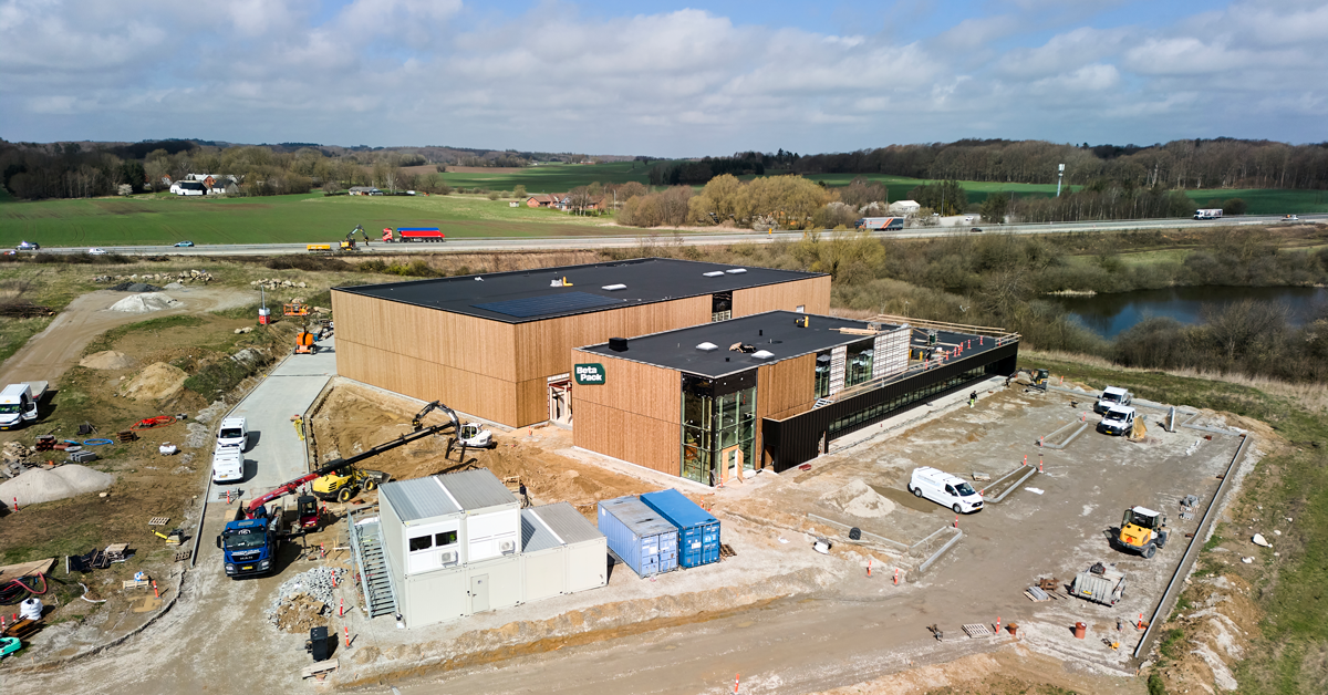 Dronefoto af BetaPacks nye domicil i Hørning